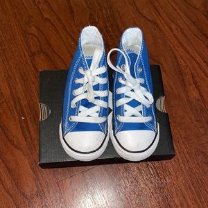 Converse infant sneakers size 8